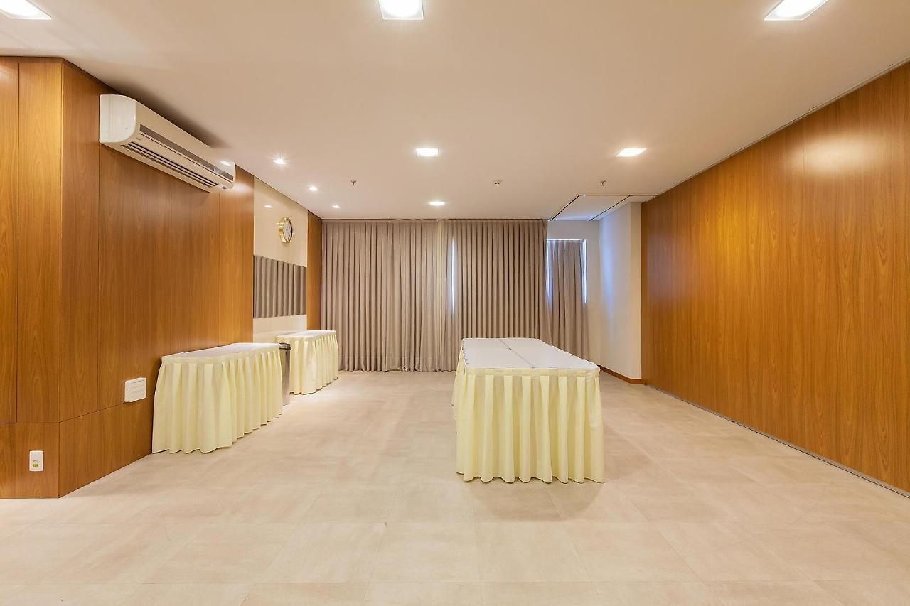 Tri Hotel Executive ブルスケ エクステリア 写真