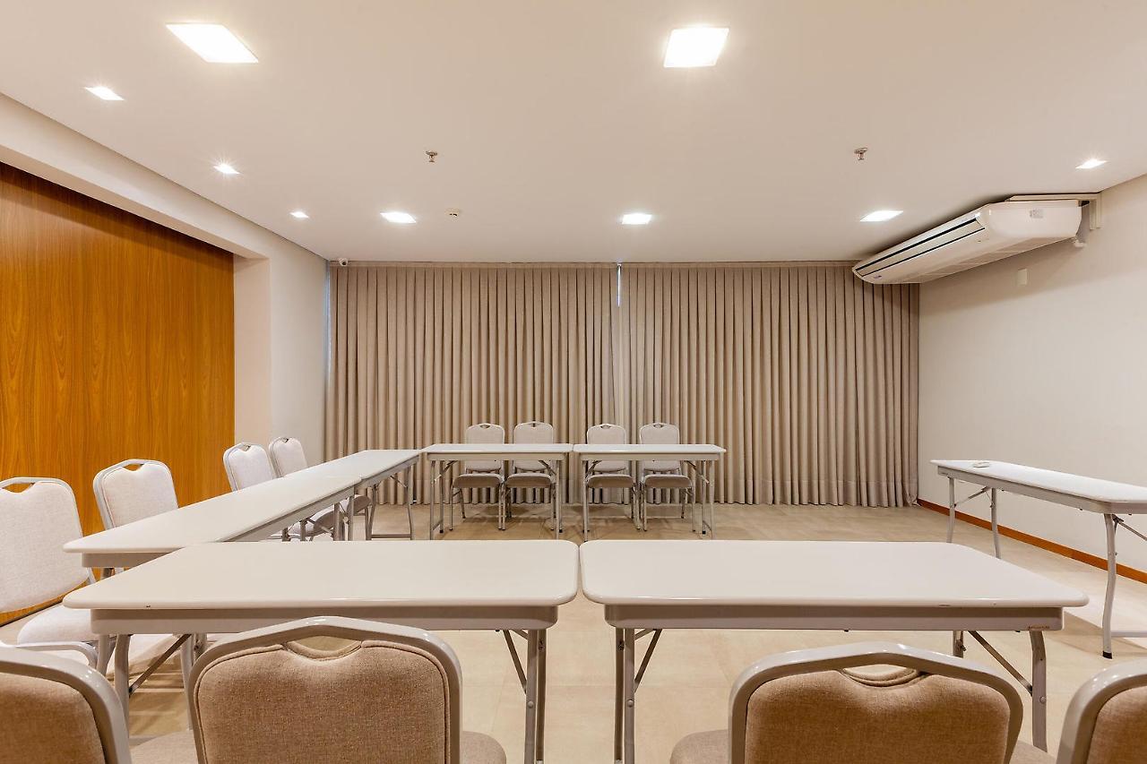 Tri Hotel Executive ブルスケ エクステリア 写真